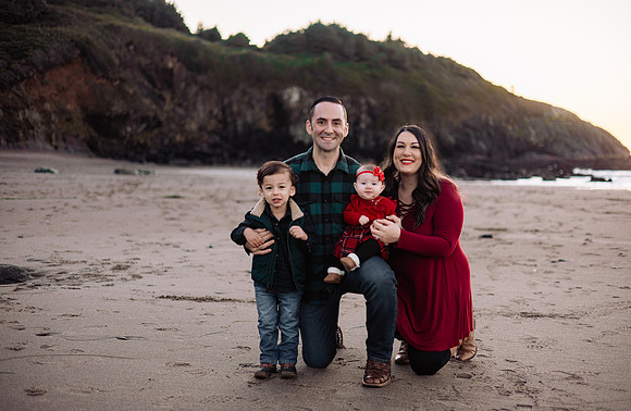 DJ-Brittany--Beaux-Rori-Family-Photos-2023-Lincoln-City-oregon (7 of 32)
