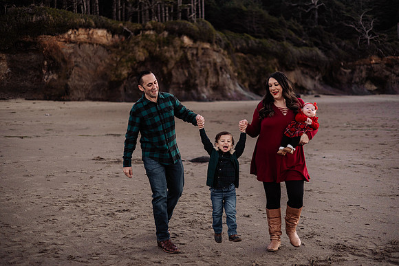 DJ-Brittany--Beaux-Rori-Family-Photos-2023-Lincoln-City-oregon (25 of 32)