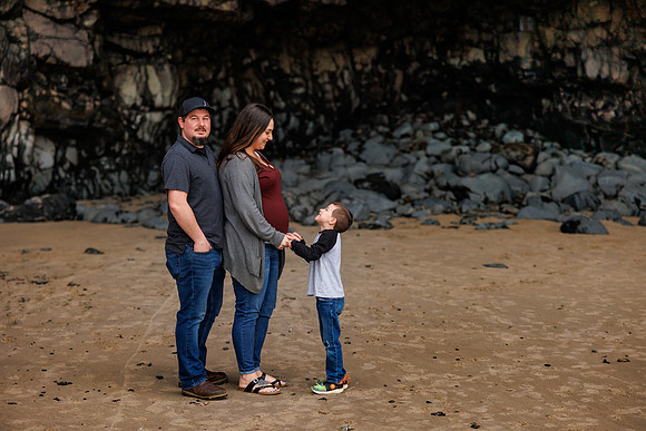 Blake-Maternity-Family-Oceanside-Beach-Oregon-2022-1077