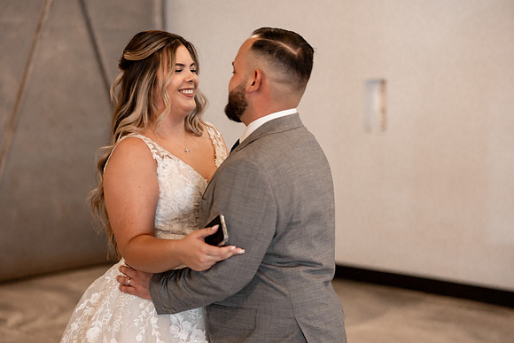 Kara-Sam-Simple-Affairs-Vegas-Wedding-Photos-32