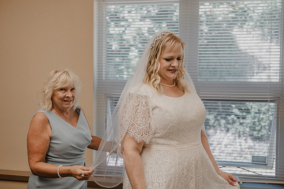 Marcus-Lori-Chinook-Winds-Seafood-Grille-Lincoln-City-Oregon-Wedding-Photos (32 of 477)