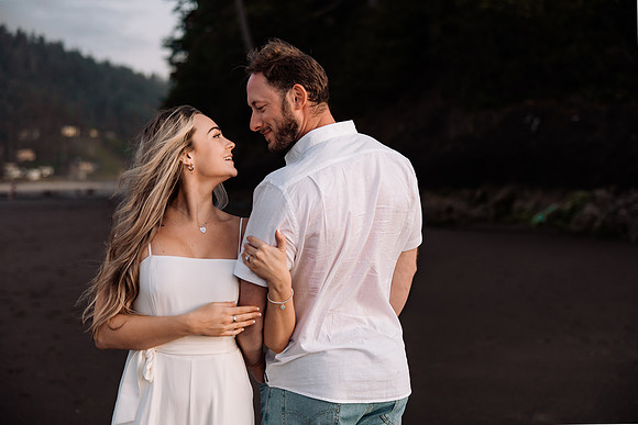 Kannon-Ashley-Surpise-Proposal-Rock-Neskowin-Oregon-Photos (69 of 94)