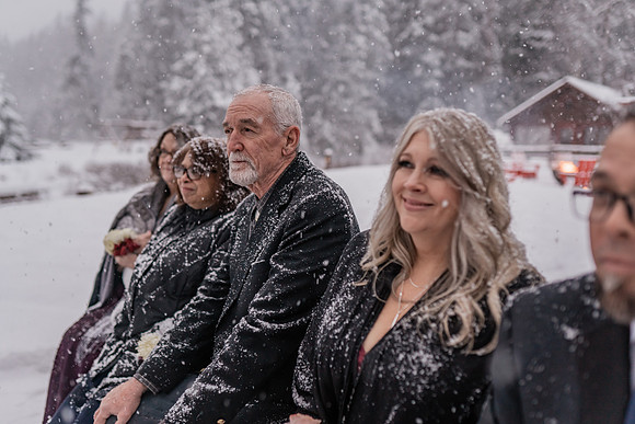 Tyler-Brittani-Lake-Priest-Idaho-Winter-Snow-Wedding-2021-04162