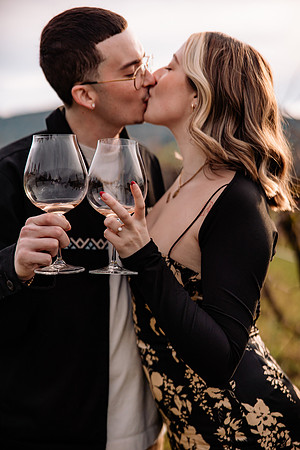 Brandn-Bailey-Willammette-Valley-Vineyards-Turner-Oregon-Surprise-Proposal-Photos (27 of 57)