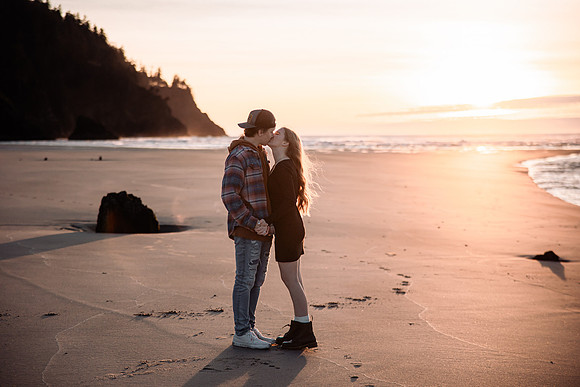 cole-madison-proposal-rock-oregon-enagement-neskowin-photos (5 of 60)