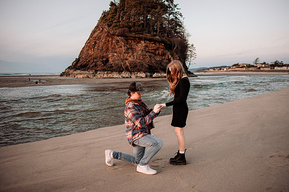 cole-madison-proposal-rock-oregon-enagement-neskowin-photos (2 of 60)