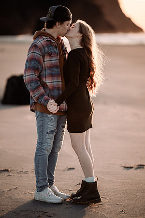 cole-madison-proposal-rock-oregon-enagement-neskowin-photos (28 of 60)