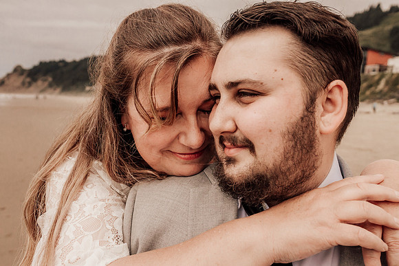 Jordan-Lainey-Roads-End-lincoln-City-oregon-airbnb-Elopement-photos-53