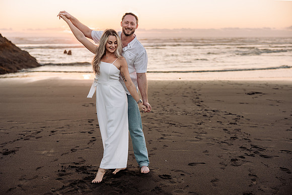 Kannon-Ashley-Surpise-Proposal-Rock-Neskowin-Oregon-Photos (40 of 94)