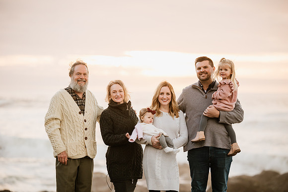 Mary-Kate-Yachats-Oregon-Family-Photos-2021-4