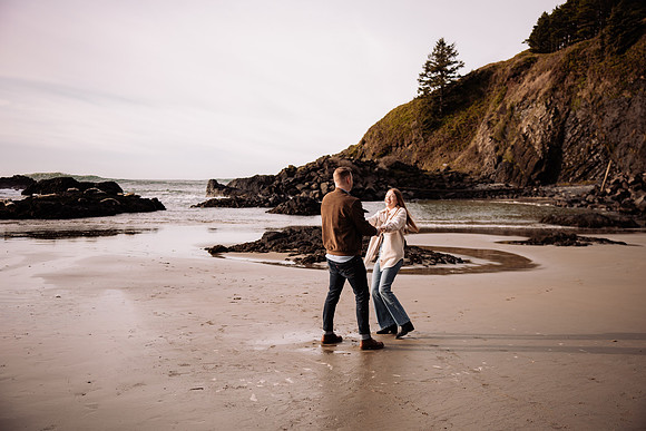 Tyler-surprise-proposal-newport-oregon-photo (4 of 54)