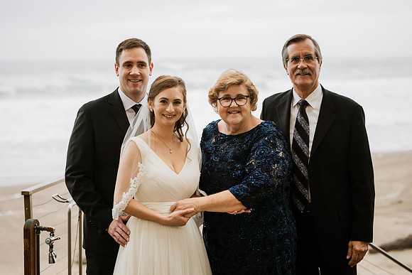 Alex-Danielle-Inn-Spanish-Head-Lincoln-City-oregon-wedding-0380
