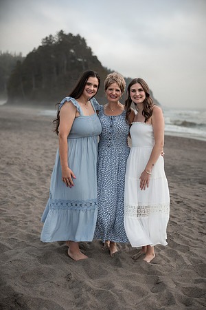 Marybeth-Neskowin-Oregon-Family-Photos-2025 (10 of 78)
