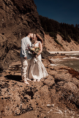 Ty-Sandy-lincoln-city-oregon-roads-end-elopement-photographer-0189