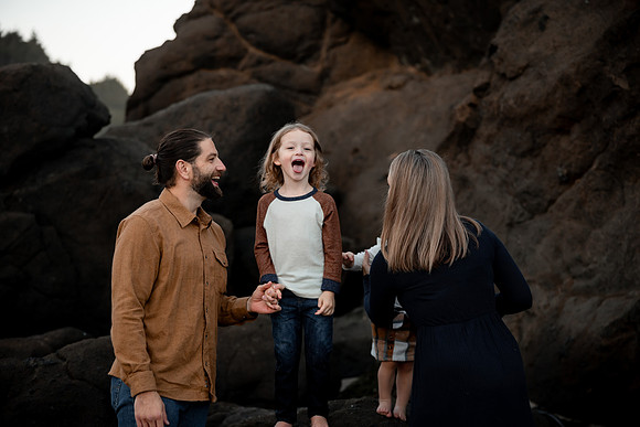 Tiffany-Fogarty-Creek-Family-Photos-2024-17
