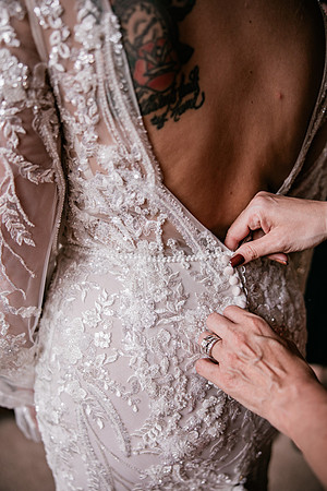 Mark-Darian-Peck-2024-Wedding-Photos-getting-ready (61 of 101)