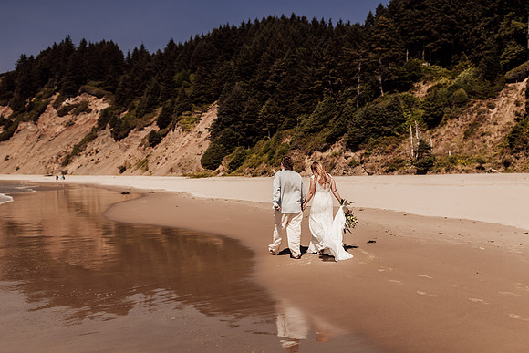 Ty-Sandy-lincoln-city-oregon-roads-end-elopement-photographer-2