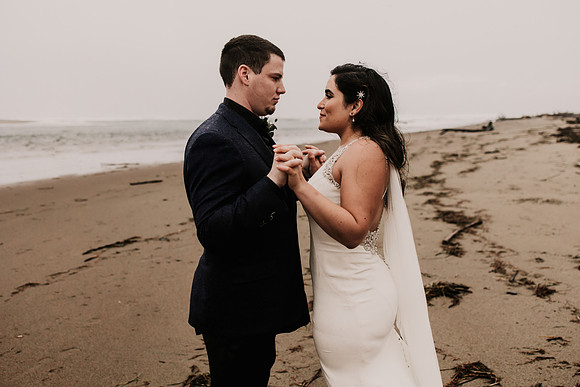 Nicholas-Christina-Salmonberry-Inn-Lincoln-City-Oregon-Elopement-Photos-8252