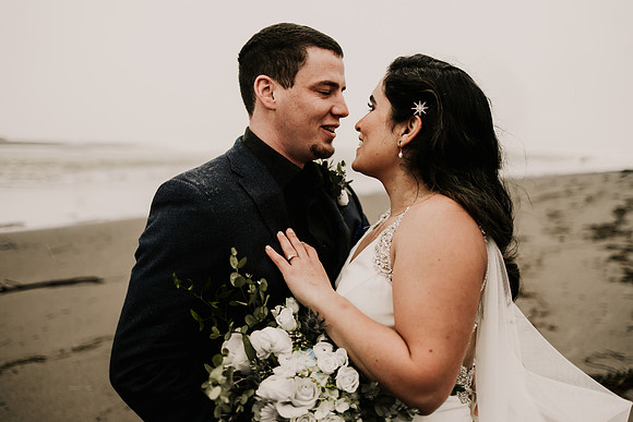 Nicholas-Christina-Salmonberry-Inn-Lincoln-City-Oregon-Elopement-Photos-8220