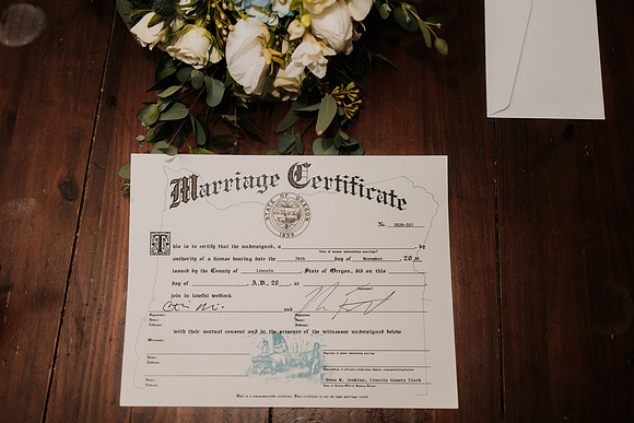 Nicholas-Christina-Salmonberry-Inn-Lincoln-City-Oregon-Elopement-Photos-8711