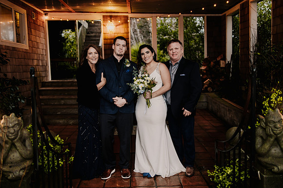 Nicholas-Christina-Salmonberry-Inn-Lincoln-City-Oregon-Elopement-Photos-8435
