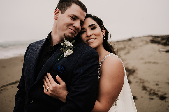 Nicholas-Christina-Salmonberry-Inn-Lincoln-City-Oregon-Elopement-Photos-8244