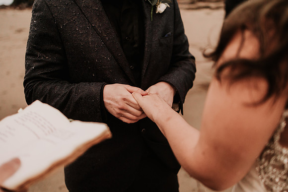 Nicholas-Christina-Salmonberry-Inn-Lincoln-City-Oregon-Elopement-Photos-8589