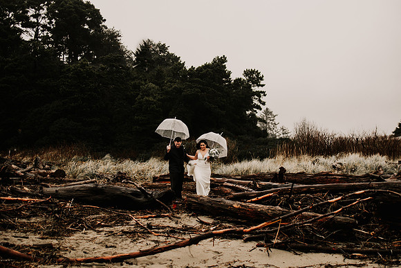 Nicholas-Christina-Salmonberry-Inn-Lincoln-City-Oregon-Elopement-Photos-8208