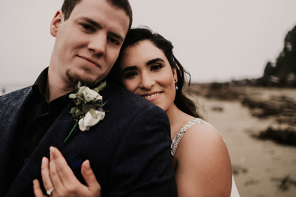 Nicholas-Christina-Salmonberry-Inn-Lincoln-City-Oregon-Elopement-Photos-8250