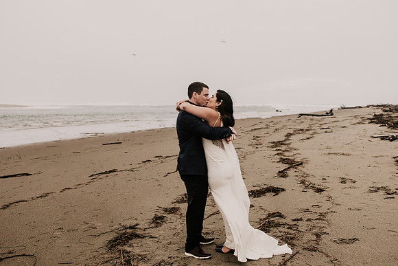Nicholas-Christina-Salmonberry-Inn-Lincoln-City-Oregon-Elopement-Photos-8273