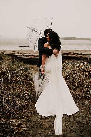Nicholas-Christina-Salmonberry-Inn-Lincoln-City-Oregon-Elopement-Photos-8201