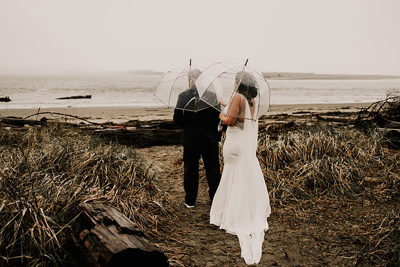 Nicholas-Christina-Salmonberry-Inn-Lincoln-City-Oregon-Elopement-Photos-8178