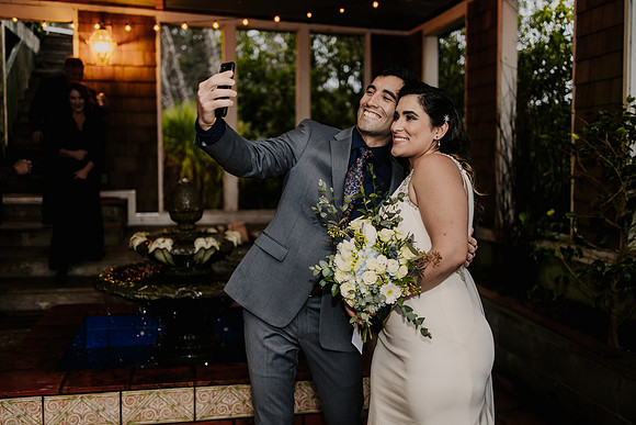 Nicholas-Christina-Salmonberry-Inn-Lincoln-City-Oregon-Elopement-Photos-8427