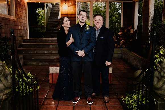 Nicholas-Christina-Salmonberry-Inn-Lincoln-City-Oregon-Elopement-Photos-8439