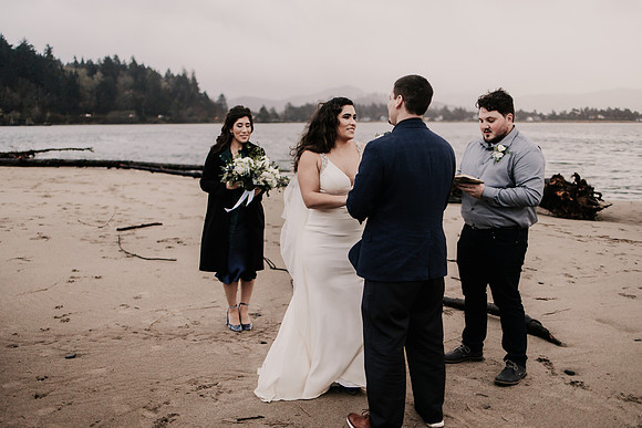 Nicholas-Christina-Salmonberry-Inn-Lincoln-City-Oregon-Elopement-Photos-8561
