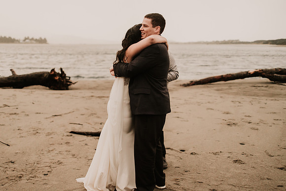 Nicholas-Christina-Salmonberry-Inn-Lincoln-City-Oregon-Elopement-Photos-8599