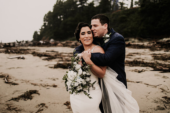 Nicholas-Christina-Salmonberry-Inn-Lincoln-City-Oregon-Elopement-Photos-8235