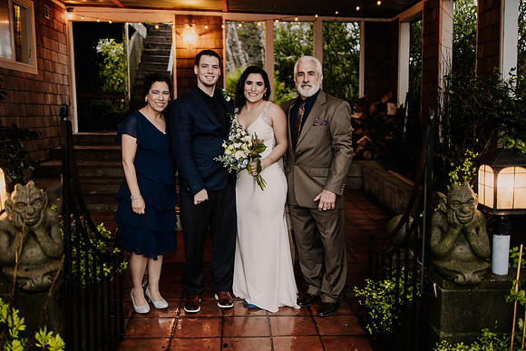 Nicholas-Christina-Salmonberry-Inn-Lincoln-City-Oregon-Elopement-Photos-8431