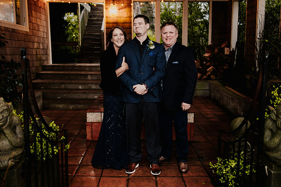 Nicholas-Christina-Salmonberry-Inn-Lincoln-City-Oregon-Elopement-Photos-8438