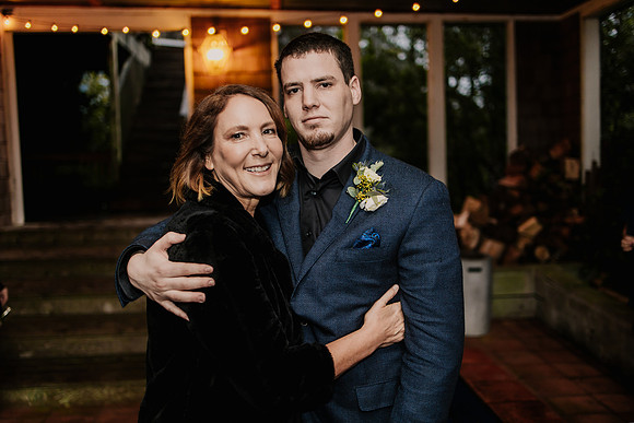 Nicholas-Christina-Salmonberry-Inn-Lincoln-City-Oregon-Elopement-Photos-8448