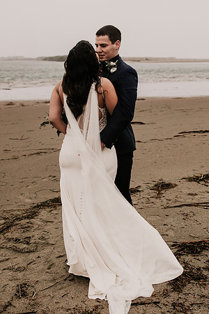 Nicholas-Christina-Salmonberry-Inn-Lincoln-City-Oregon-Elopement-Photos-8312