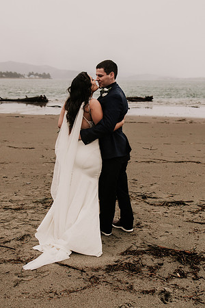 Nicholas-Christina-Salmonberry-Inn-Lincoln-City-Oregon-Elopement-Photos-8314