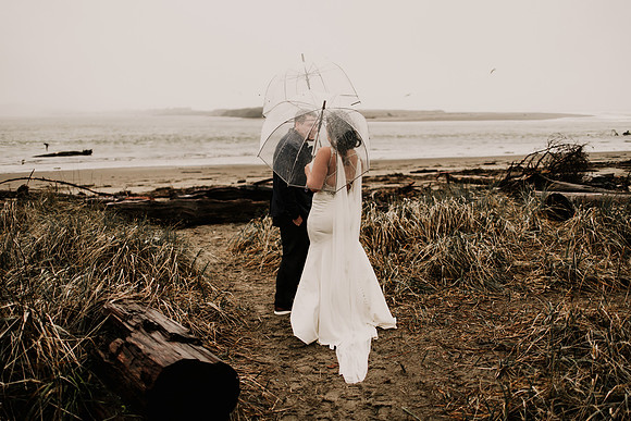 Nicholas-Christina-Salmonberry-Inn-Lincoln-City-Oregon-Elopement-Photos-8180