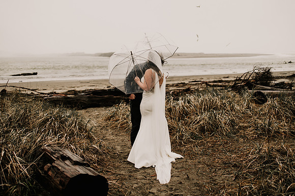 Nicholas-Christina-Salmonberry-Inn-Lincoln-City-Oregon-Elopement-Photos-8182