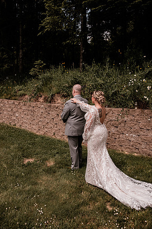 Mark-Darian-Peck-2024-Wedding-Photos-getting-ready (82 of 101)