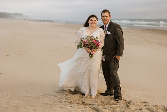 Colton-Kali-Chinook-Winds-Casino-Wedding-Photos-0001