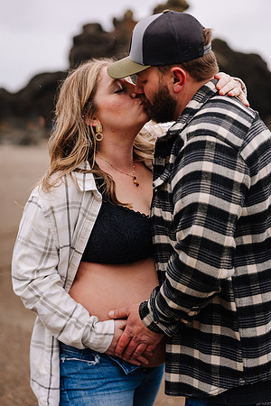 RILEY-TYLER-MATERNITY-SESSION-OREGON-PHOTOS (63 of 65)