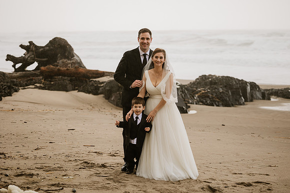 Alex-Danielle-Inn-Spanish-Head-Lincoln-City-oregon-wedding-0568