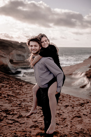 cape-kiwanda-oregon-engagement-photographer (8 of 46)