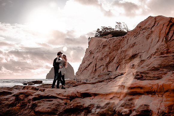 cape-kiwanda-oregon-engagement-photographer (25 of 46)